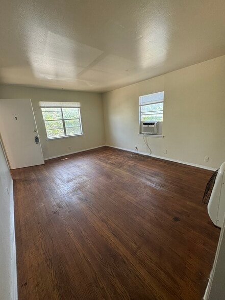 Building Photo - 1108 Neff St