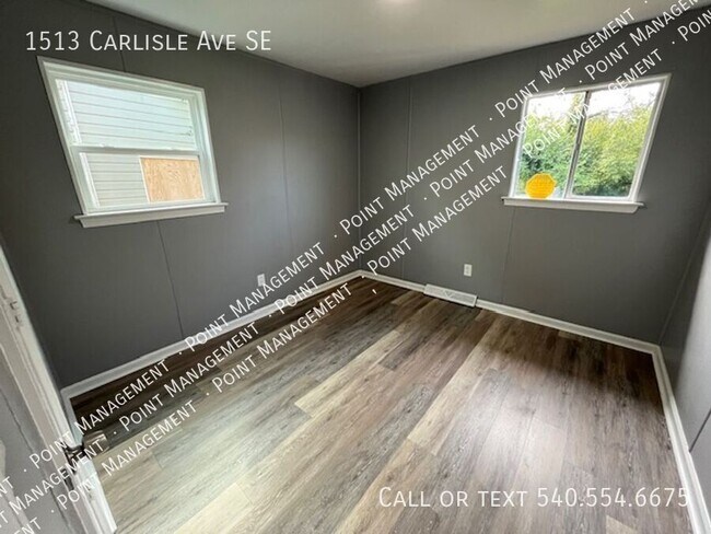 Building Photo - 1513 Carlisle Ave SE