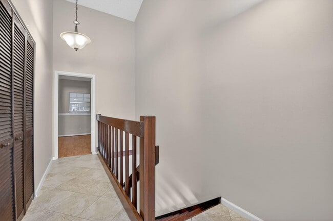 Building Photo - 243 NW 45th Ave