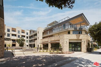 Building Photo - 299 E Thousand Oaks Blvd