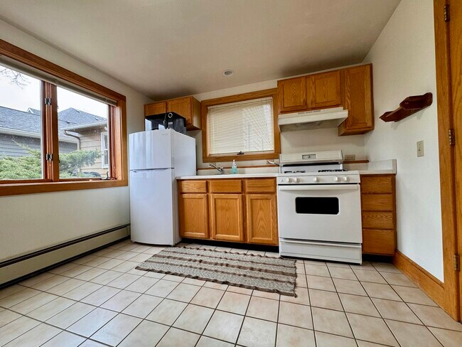 Building Photo - 5106 Card Ave