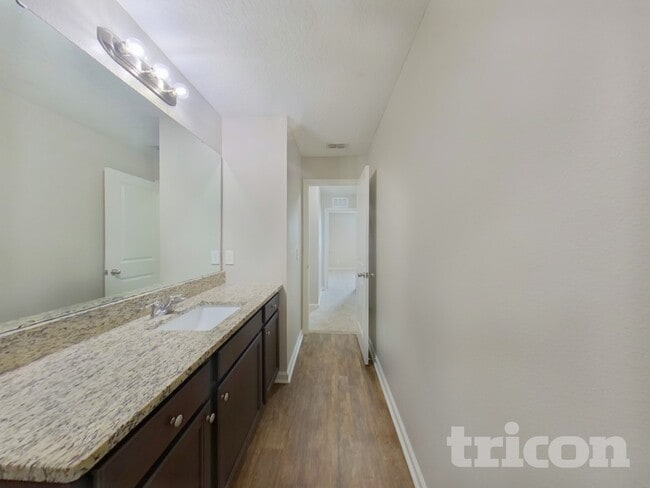 Building Photo - 1058 Lancelot Dr