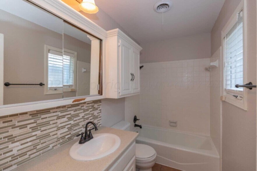 Building Photo - 3511 Tripp Ave