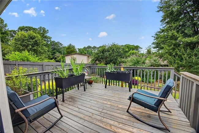 Building Photo - 2982 Northbrook Dr