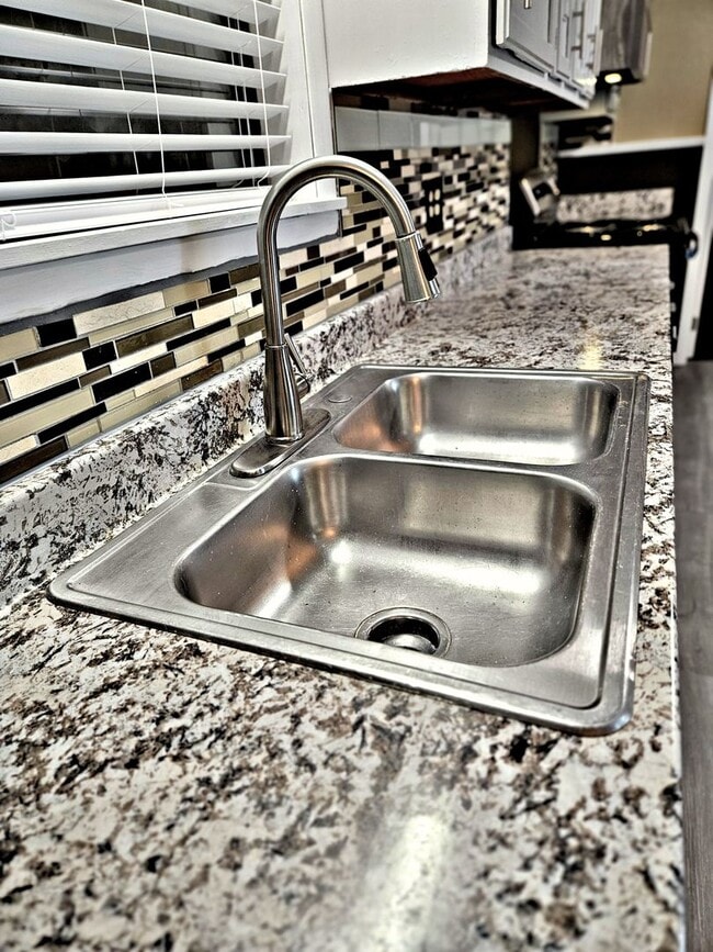 Building Photo - ***Move In Special***HOUSE FOR RENT - PRIC...