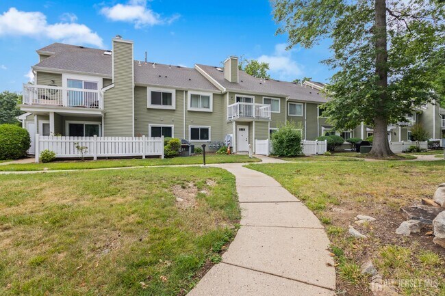 Building Photo - 3 Foxtail Ln