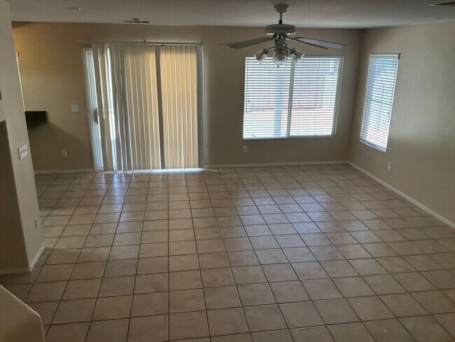 Building Photo - 2 Story 4 bedrooms 2.5 Bathrooms 2 car garage.