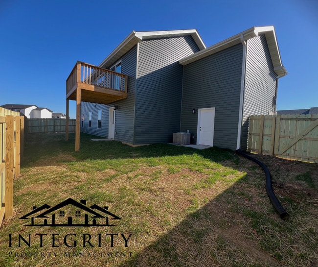 Building Photo - Newly Built Modern Style Single Family Home!