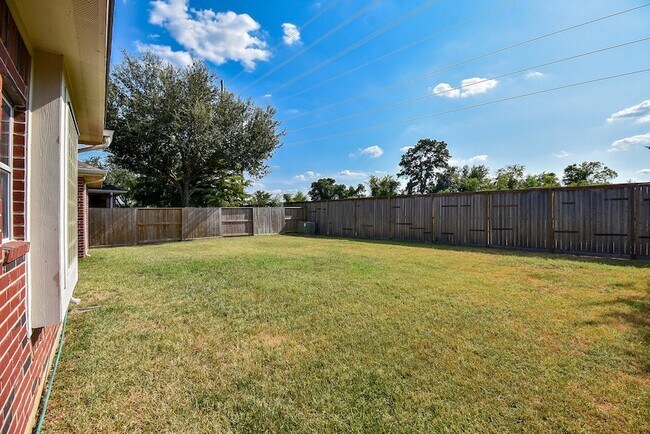 Building Photo - 10727 Gilford Crest Dr
