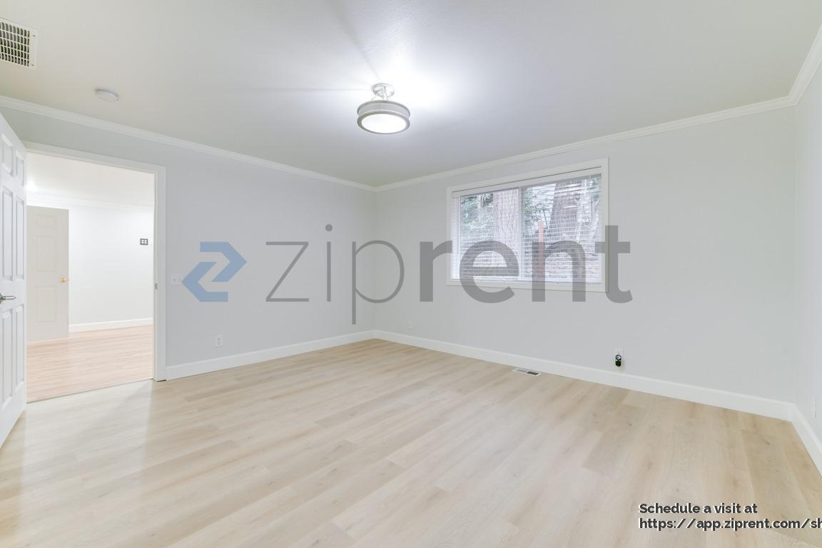 Building Photo - 380 Mt Defiance Cir SW