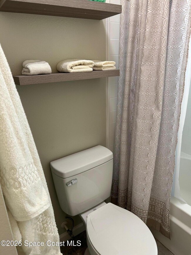 Building Photo - 1915 S Park Ave