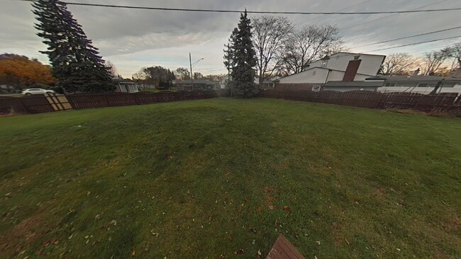 Building Photo - 3-Bed Home with Granite Touches in Warren – Your Cozy Retreat Awaits!