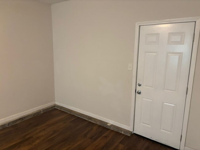 Building Photo - 89 Inverness Dr