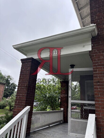 Primary Photo - 2090 N 4th St