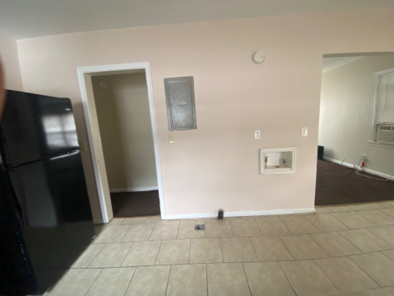 Building Photo - 3948 Singer Dr