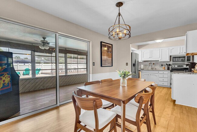 Building Photo - 897 Imperial Dr