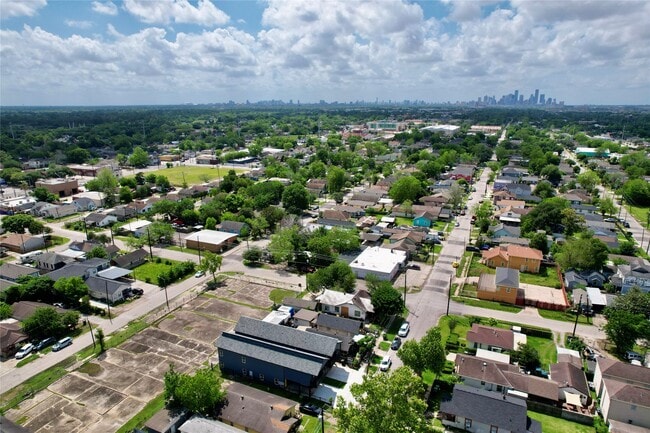Building Photo - 7912 Ave E
