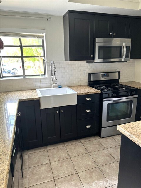 Building Photo - 1083 Shadowridge Dr