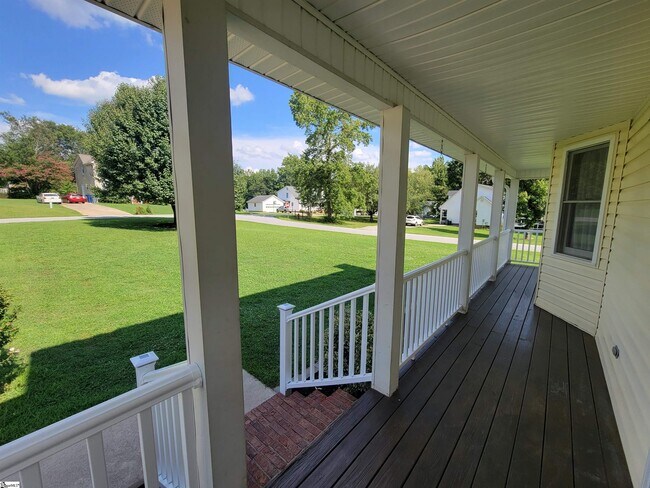 Building Photo - 503 Hillandale Rd