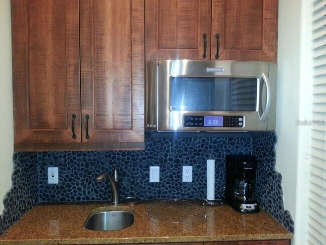 Building Photo - 1953 Freedom Dr