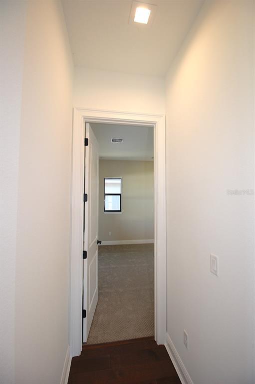 Building Photo - 20 Del Palma Dr