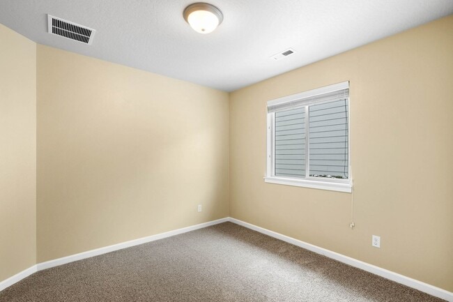 Building Photo - 2121 N Country Vista Blvd