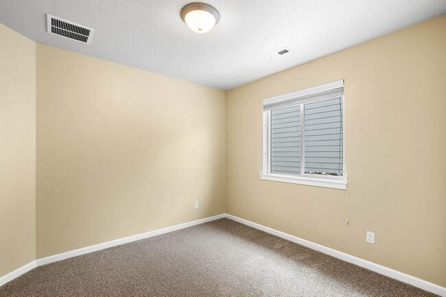 Building Photo - Liberty Lake Single Level Living