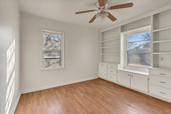 Building Photo - 4504 Drexel Ave