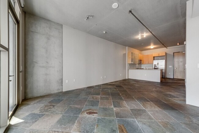 Building Photo - Juhl 345-City Views from this Spacious Deluxe Studio Residence