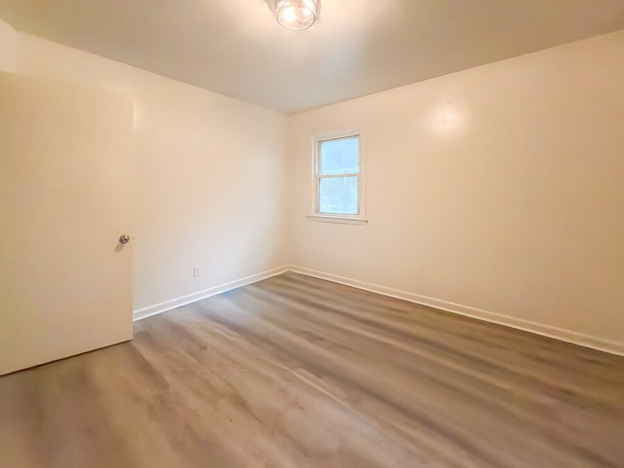 Building Photo - 2235 N Whitehill Dr