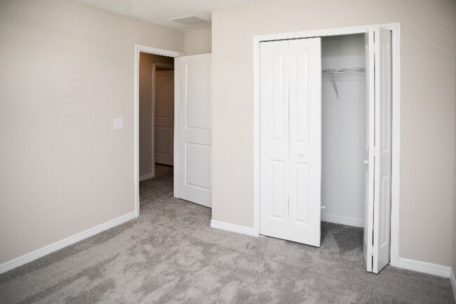 Building Photo - 552 Argyll Dr