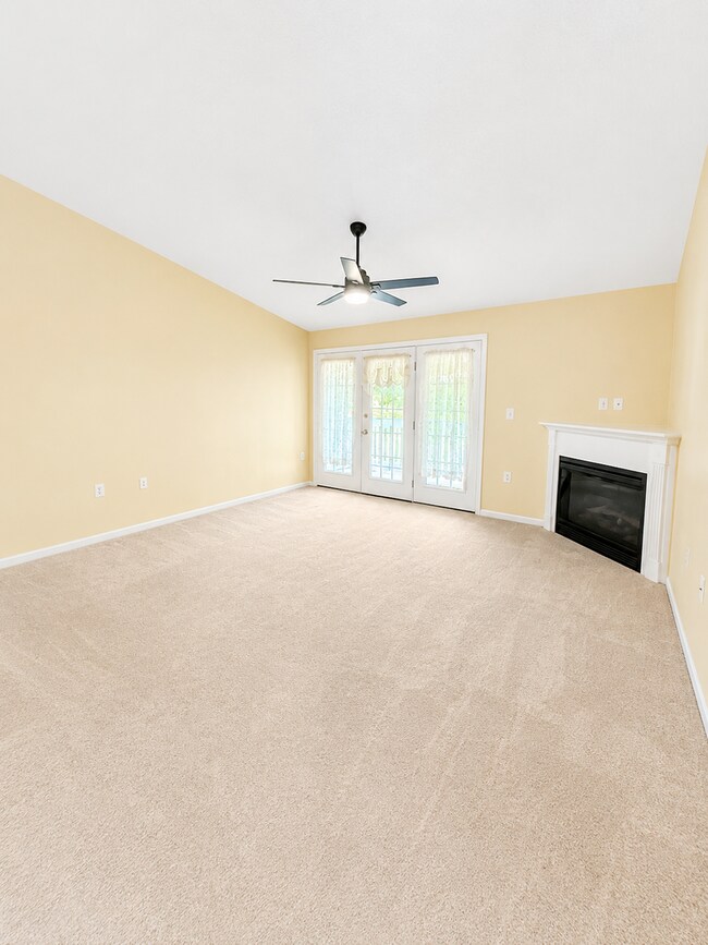 Building Photo - 6500 Matalin Pl