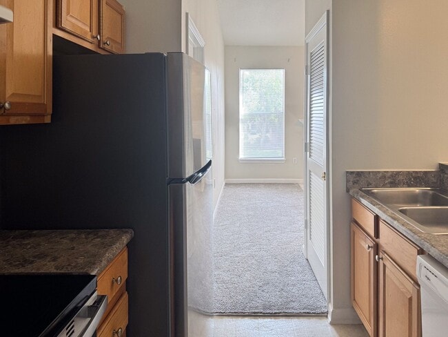 Building Photo - LOWEST PRICE!! 2/2 at The Villas Condominiums AVAILALBE NOW!