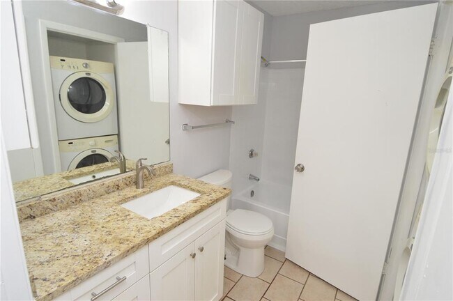 Building Photo - 8702 Mallard Reserve Dr