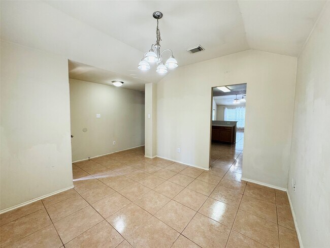 Building Photo - 9110 Regents Cove Ct