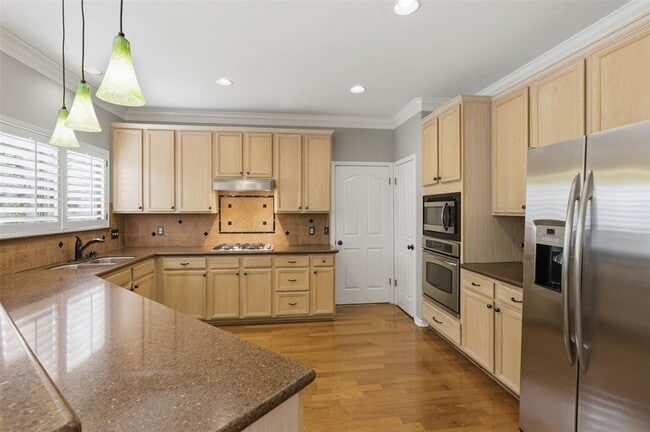 Building Photo - 5813 Miramonte Dr