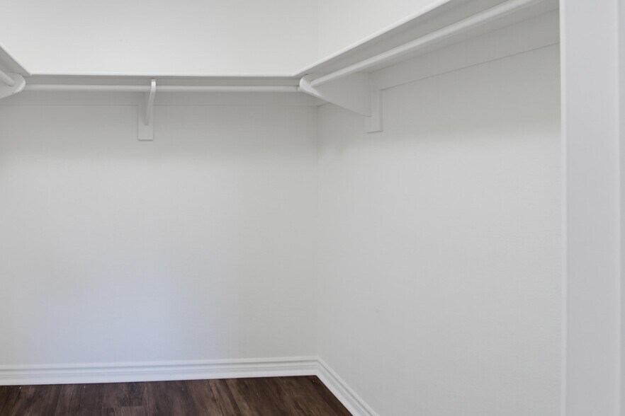 Building Photo - 5046 Los Morros Way