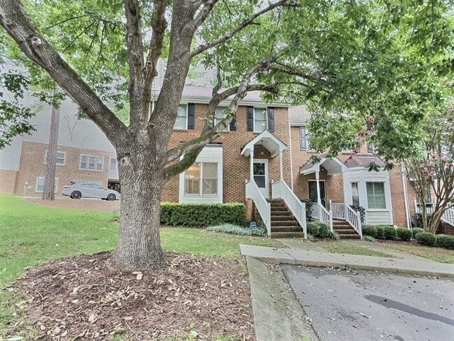 Building Photo - 7 Preakness Dr