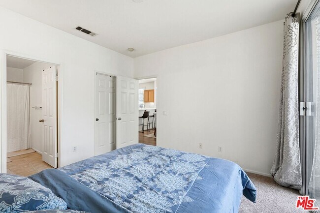 Building Photo - 27022 Victoria Ln