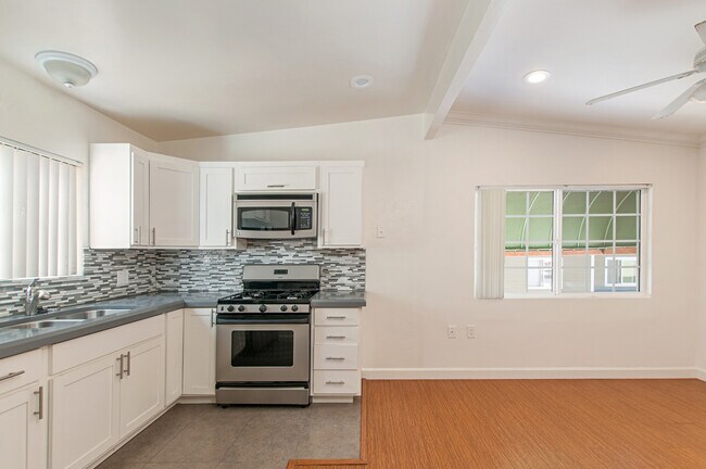 Building Photo - 2BD/1BA APARTMENT IN CROWN POINT! - 2 BLOCKS TO SAIL BAY! - $3,995/mo!