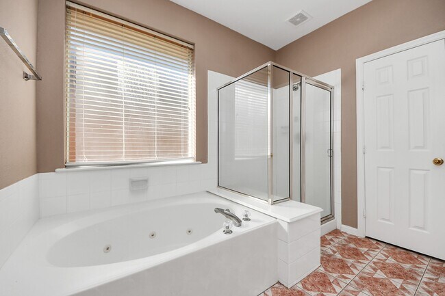 Building Photo - 1631 Mustang Crossing