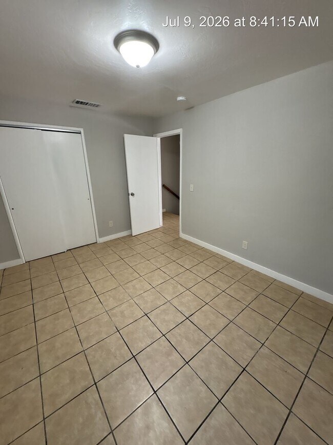 Building Photo - 3021