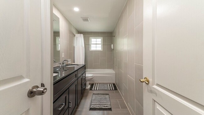 Building Photo - 48 E Reed Ave