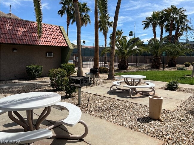 Building Photo - 5080 Indian River Dr