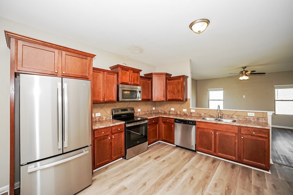 Building Photo - 3343 Saddlebrook Dr