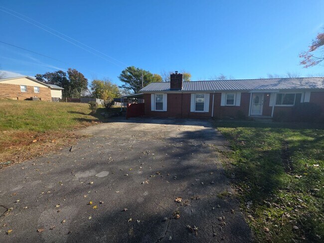 Building Photo - Spacious 3 Bedroom Home with Limited-Time $500 Move-In Special