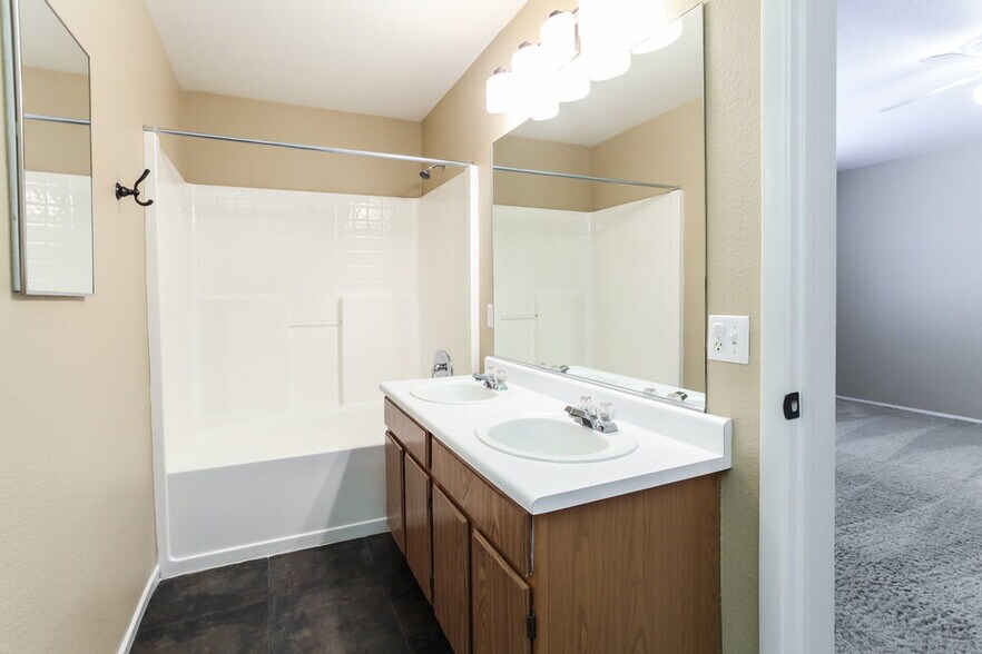 Building Photo - 5536 La Pelusa St