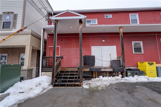 Building Photo - 138 S Union St