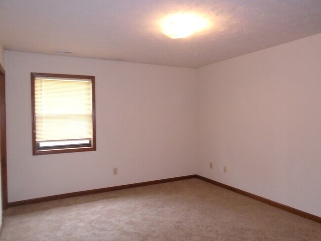 Building Photo - Timberlake  Apartments