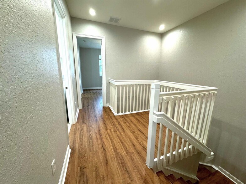 Building Photo - 499 Corte Madera Ln